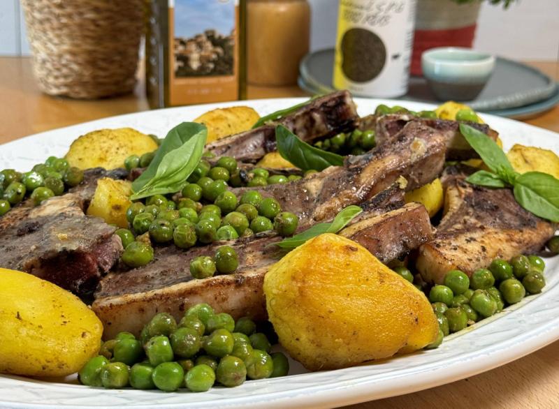 Lamb Chops with roasted potatoes & green peas